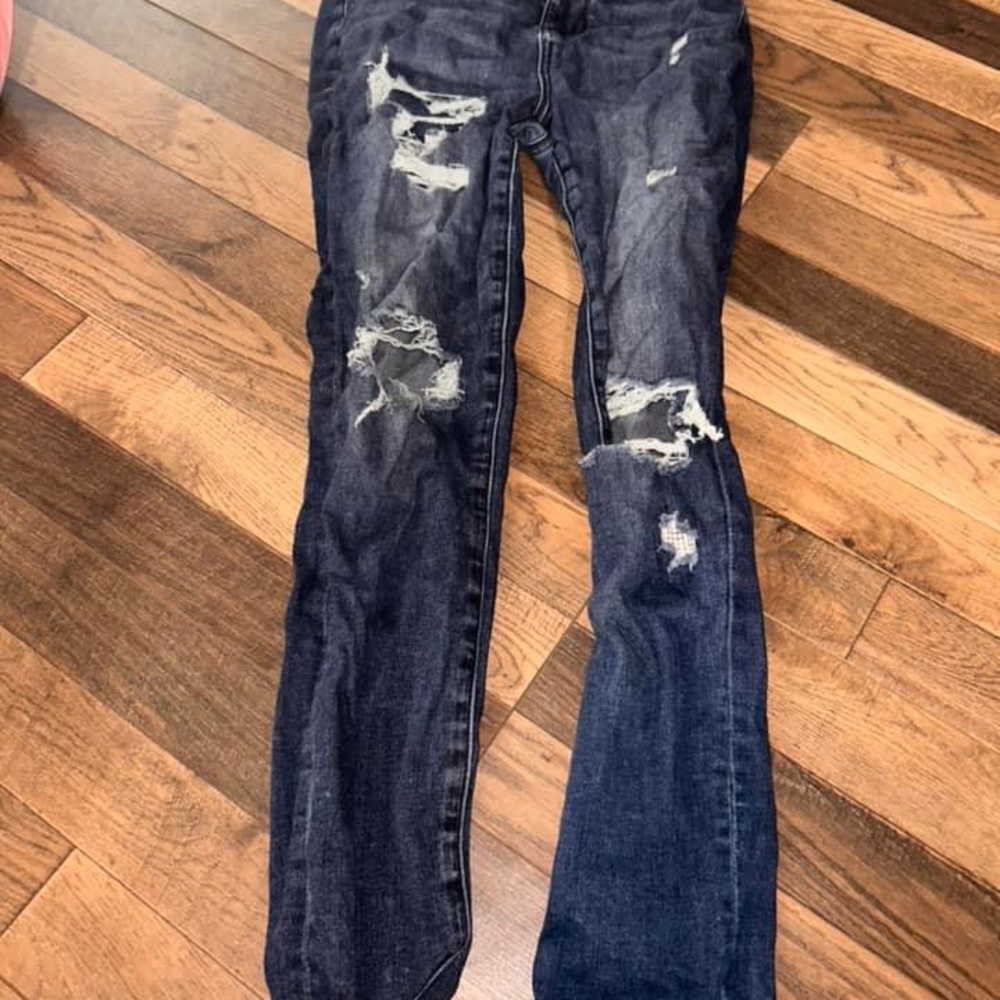 AE distressed skinny